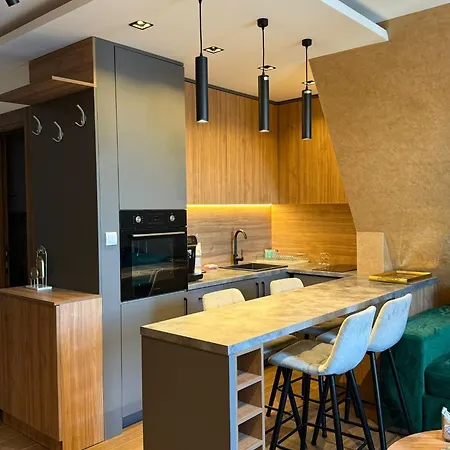 3n Royal Mountain Daire *